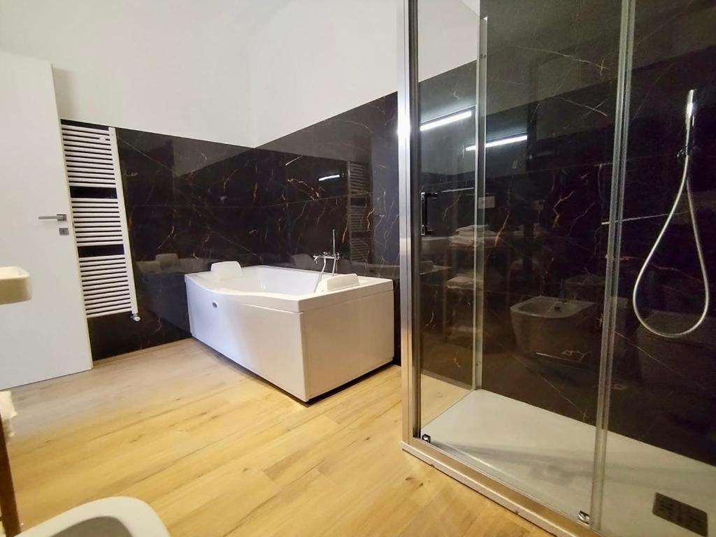 Hh Hermoso Housing Asti Eksteriør billede