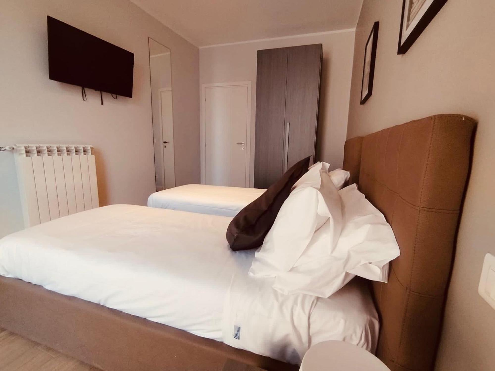 Hh Hermoso Housing Asti Eksteriør billede